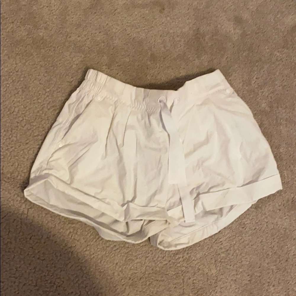 White lululemon shorts